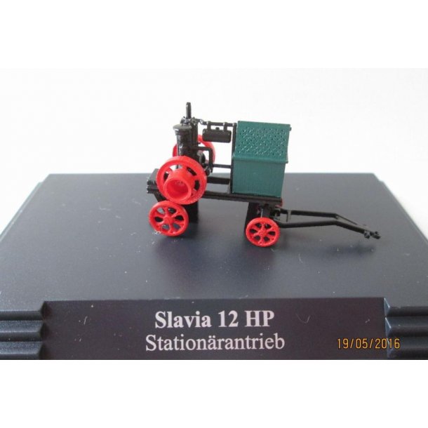 Slavia 12 HP Stationärantrieb H0 Auto Modell 1:87 Busch 59903